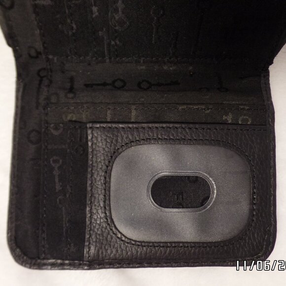 Black Fossil Leather Wallet - Picture 3 of 15